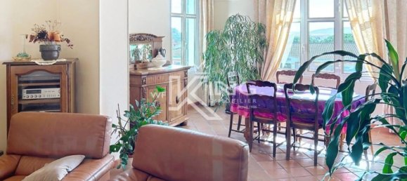 3 bedrooms Villa in Saint-Raphael, France No. 294140 6