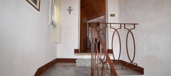 7 rooms House in Seravezza, Italy No. 123948 8