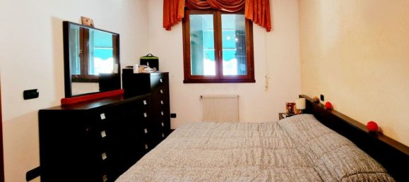 2 bedrooms Apartment in Casale di Scodosia, Italy No. 379565 2
