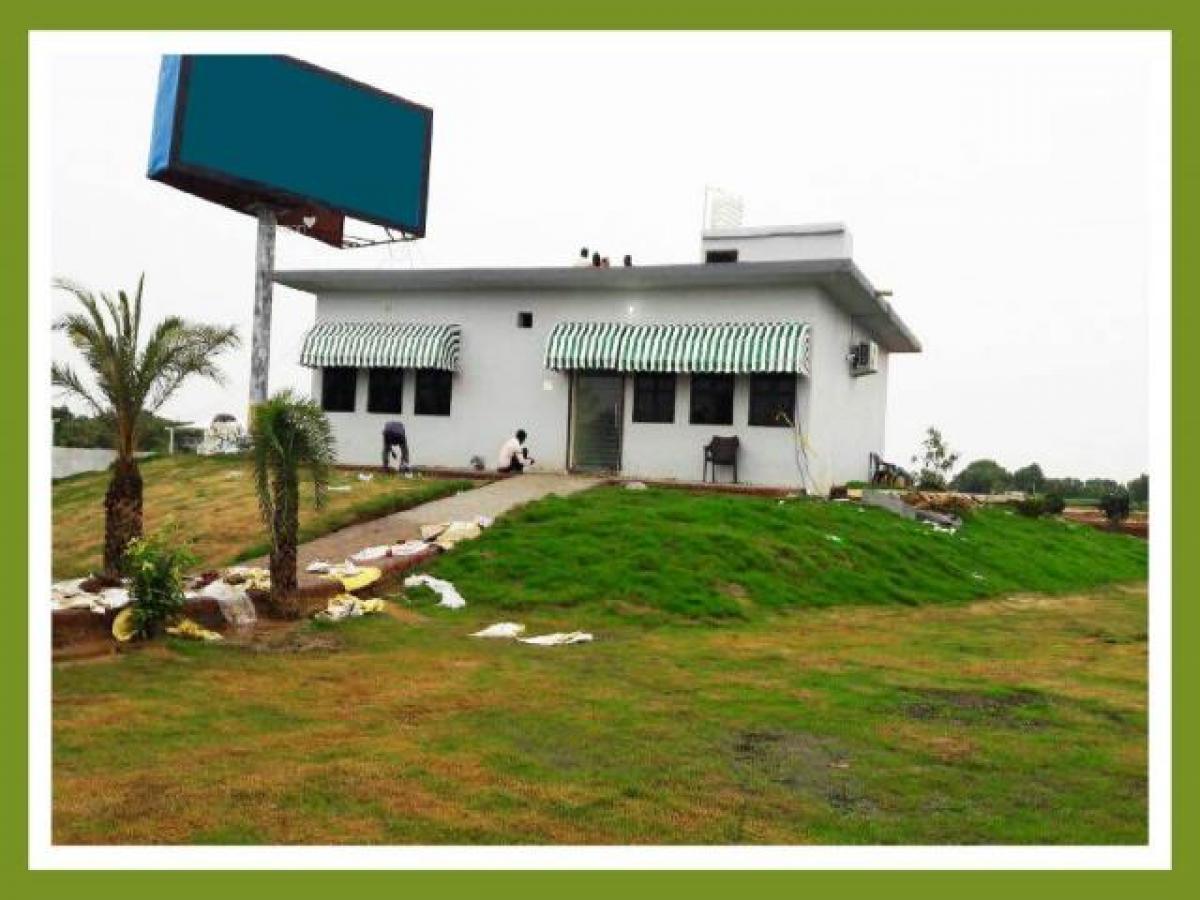  Land in Aligarh, India No. 31169