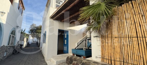3 rooms Apartment in Lipari, Italy No. 322579 6