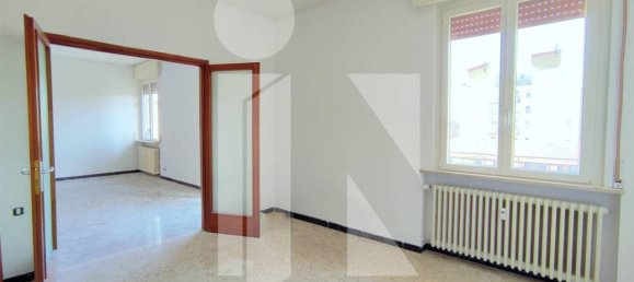 5 rooms Apartment in Mantua, Italy No. 242109 6