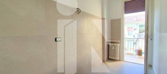 5 rooms Apartment in Mantua, Italy No. 242109 4