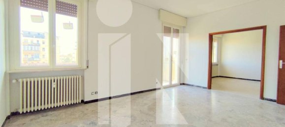 5 rooms Apartment in Mantua, Italy No. 242109 2