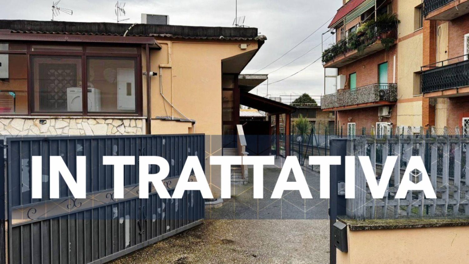 3 rooms Apartment in Rome, Italy No. 24949