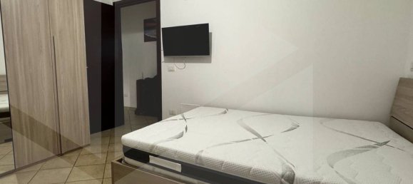 3 rooms Apartment in Rome, Italy No. 24949 10
