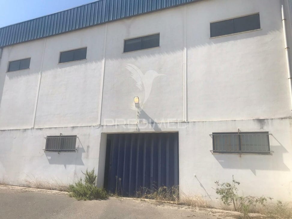 612m² Commercial property in Alenquer, Portugal No. 297036