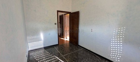 2 Schlafzimmer Wohnung in Genoa, Italy, Nr. 137869 6
