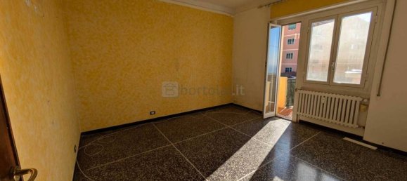 2 Schlafzimmer Wohnung in Genoa, Italy, Nr. 137869 3