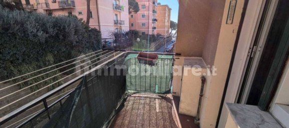 2 Schlafzimmer Wohnung in Genoa, Italy, Nr. 137869 8