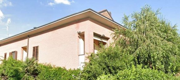 3 rooms Apartment in Cesano Maderno, Italy No. 185233 2