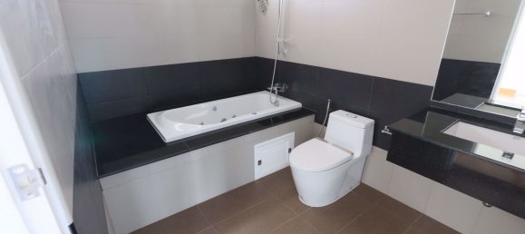 3 Schlafzimmer Haus in Wang Thonglang, Thailand, Nr. 9835 7