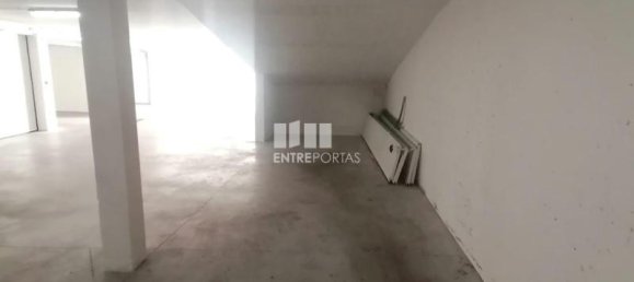 Parkplatz in Povoa de Varzim, Portugal, Nr. 56230 3