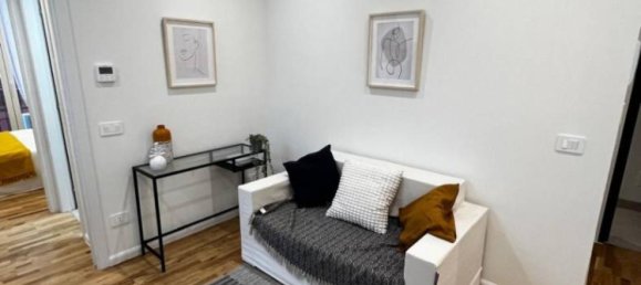 1 bedroom Apartment in Milan, Italy No. 281747 3