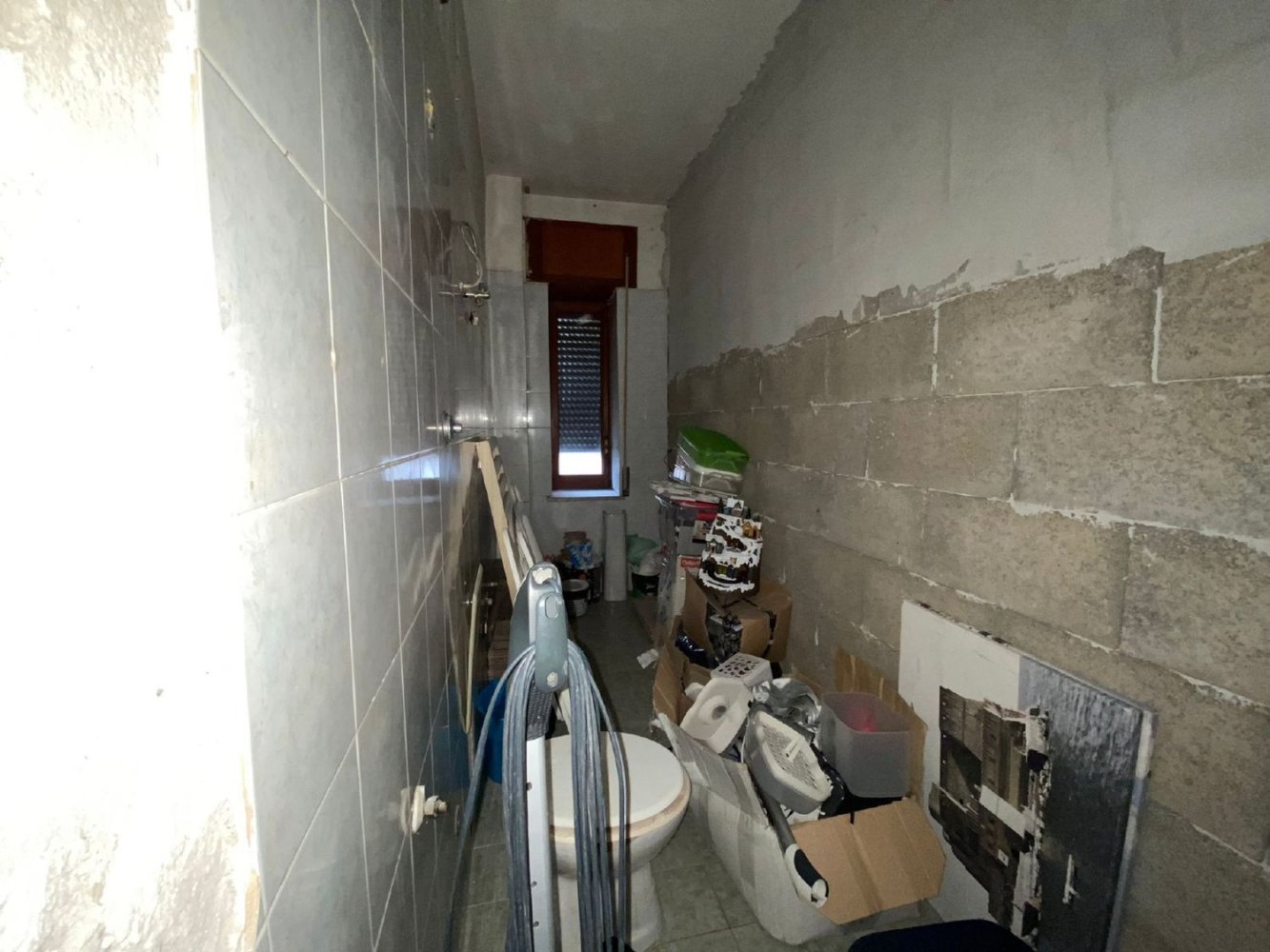 7 rooms Apartment in Melito di Napoli, Italy No. 12378
