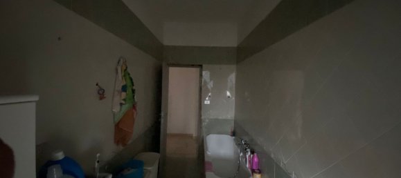 7 rooms Apartment in Melito di Napoli, Italy No. 12378 3