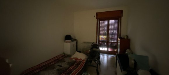 7 rooms Apartment in Melito di Napoli, Italy No. 12378 10