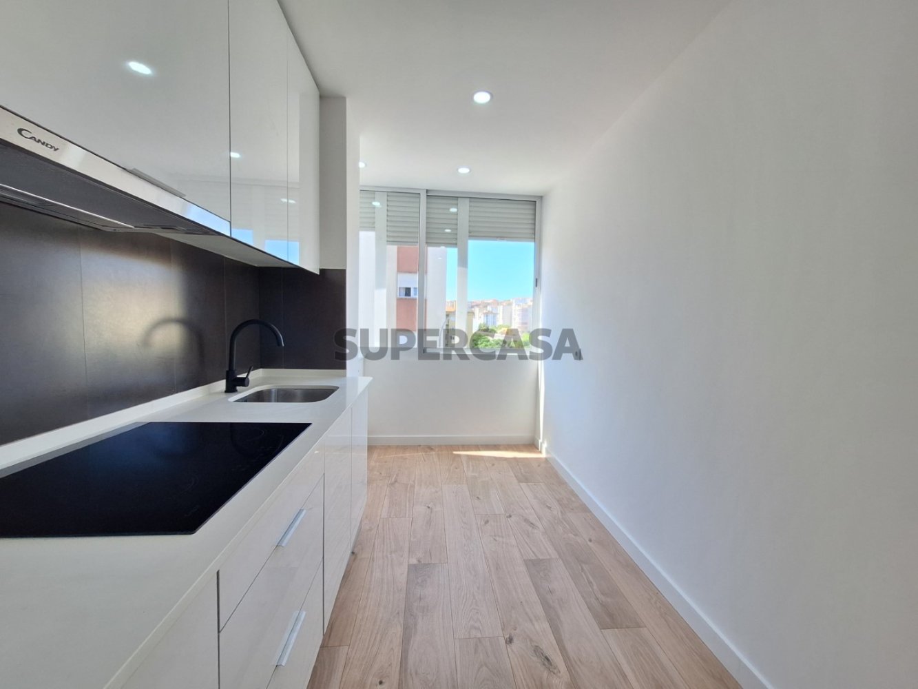 3 bedrooms Apartment in Odivelas, Portugal No. 285408