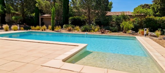 4 bedrooms Villa in Uzes, France No. 309080 10