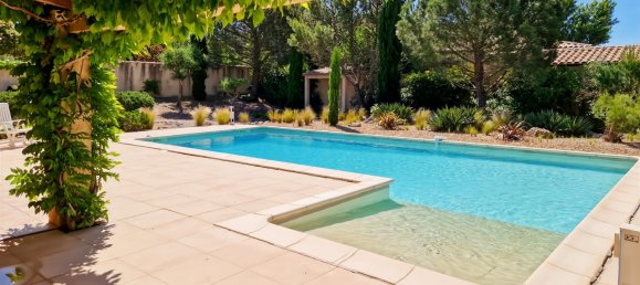 4 bedrooms Villa in Uzes, France No. 309080 9