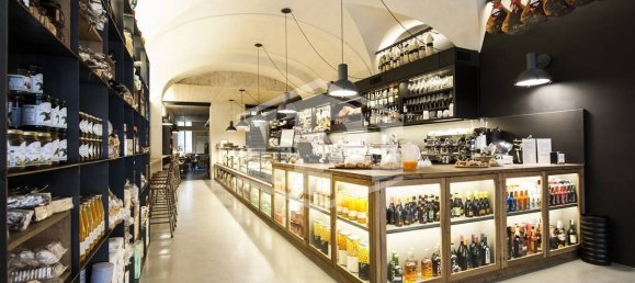 5 rooms Commercial property in Padua, Italy No. 380623 5