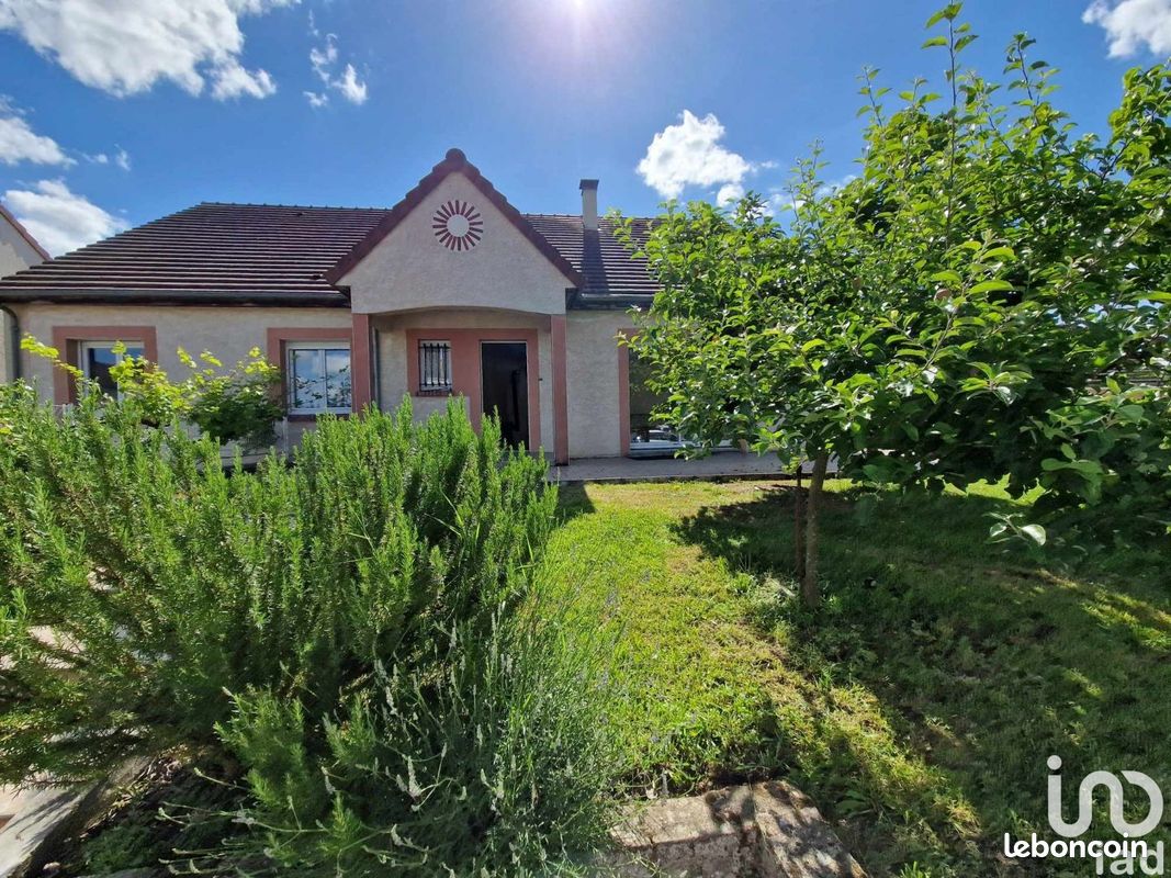 4 غرف نوم منزل في Gien, France رقم 270337