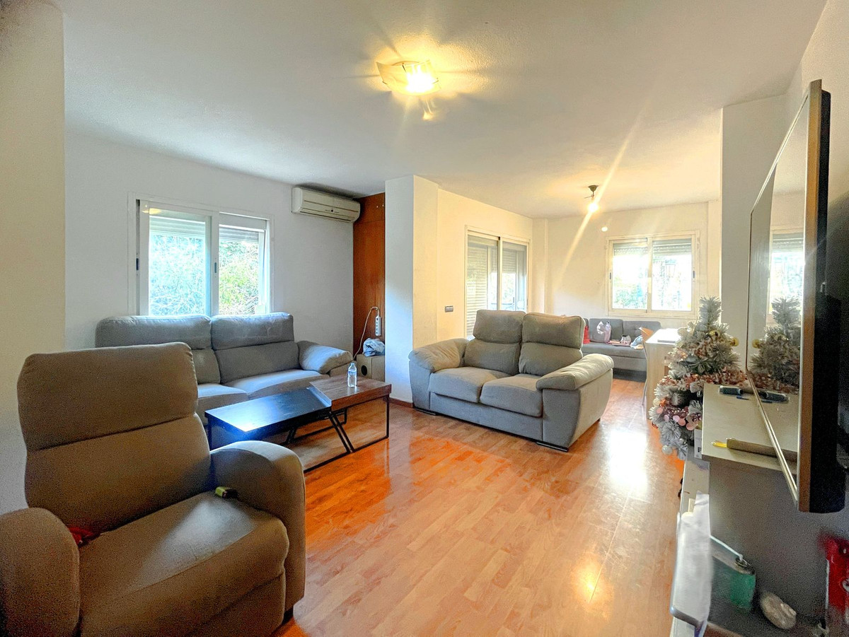 4 غرف نوم شقة في Estepona, Spain رقم 189670