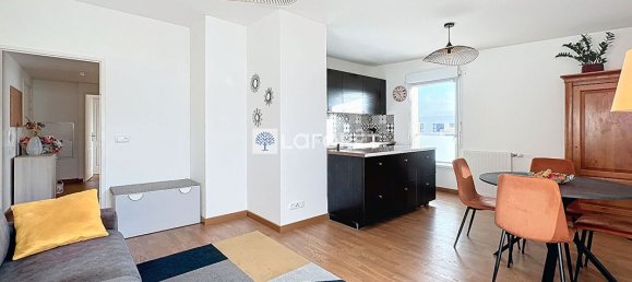 3 Schlafzimmer Wohnung in Saint-Cyr-l'Ecole, France, Nr. 163601 2