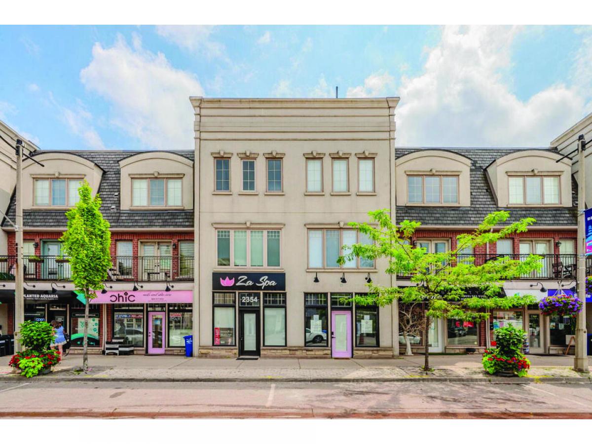  Commercial property in Oakville, Canada No. 1370