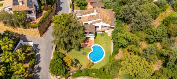 4 bedrooms Villa in Marbella, Spain No. 147595 8