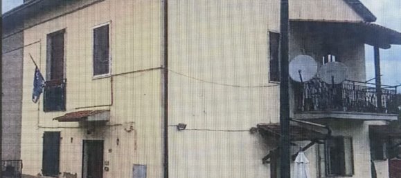 5 rooms Apartment in Torgiano, Italy No. 50309 8