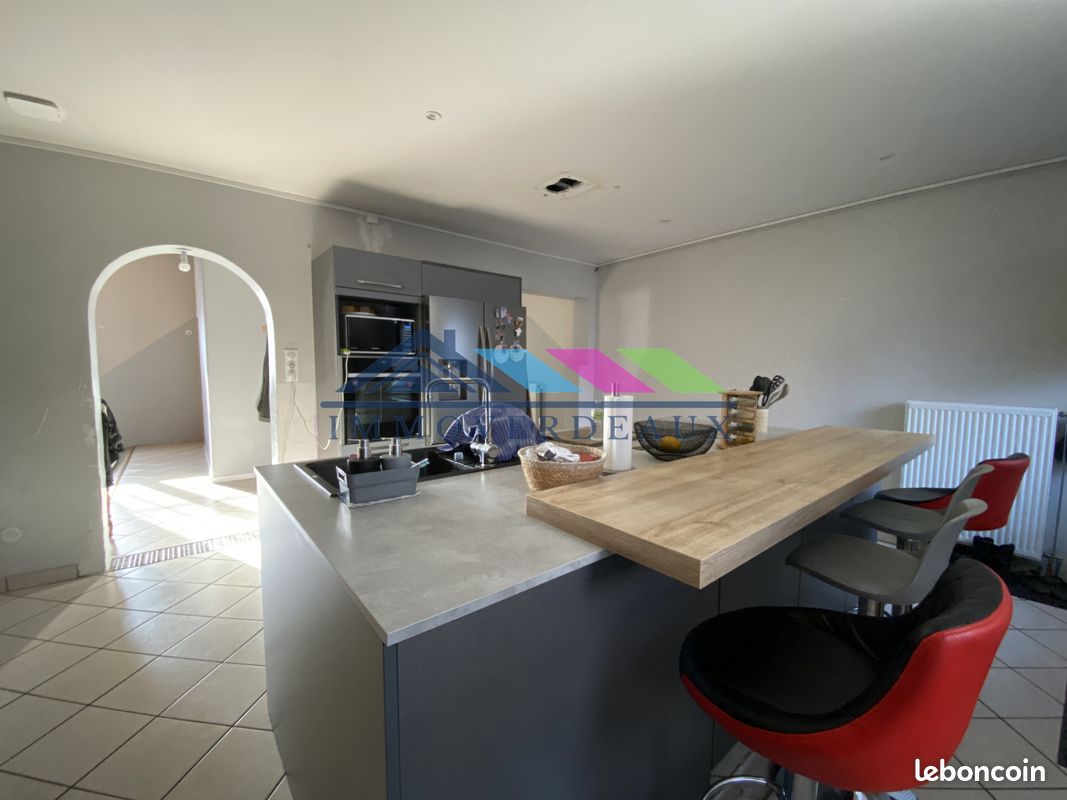 Квартира с 4 спальнями в Люневиль, Франция № 211912