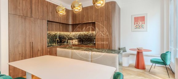 3 bedrooms Apartment in Paris, France No. 296004 9