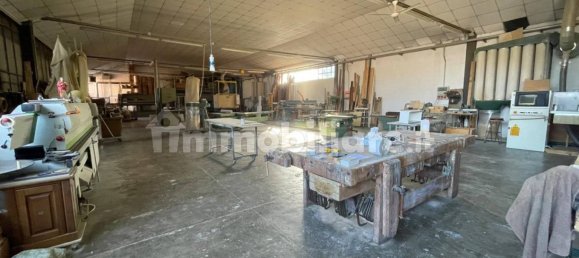 5 rooms Warehouse in Limbiate, Italy No. 100461 4
