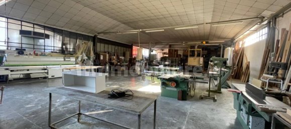 5 rooms Warehouse in Limbiate, Italy No. 100461 5