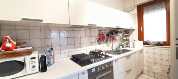 5 rooms Apartment in Pescara, Italy No. 19955 12