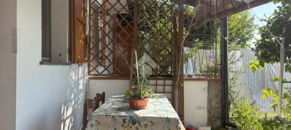 4 bedrooms House in Ferrara, Italy No. 311203 8