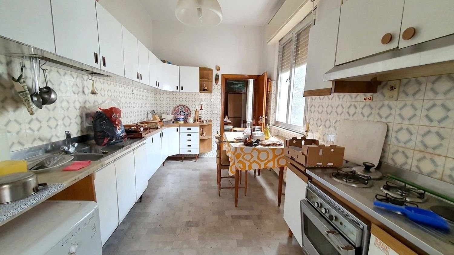 5 rooms Apartment in Rimini, Italy No. 13229
