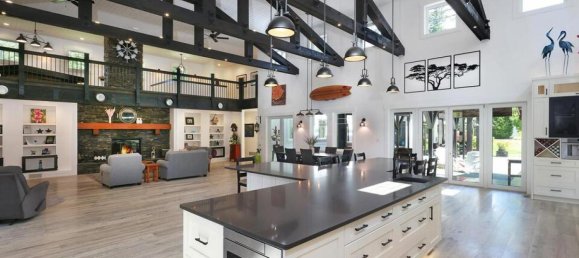 4 bedrooms House in British Columbia, Canada No. 1070 8