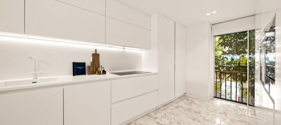 3 bedrooms Penthouse in Estepona, Spain No. 37135 6