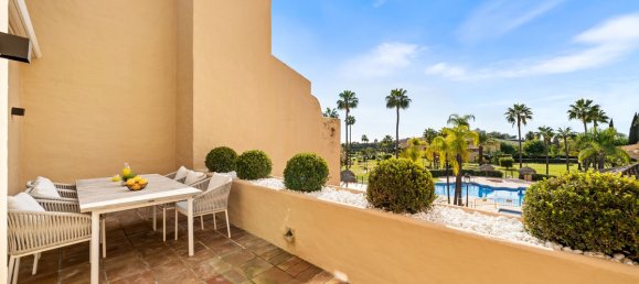 3 bedrooms Penthouse in Estepona, Spain No. 37135 7