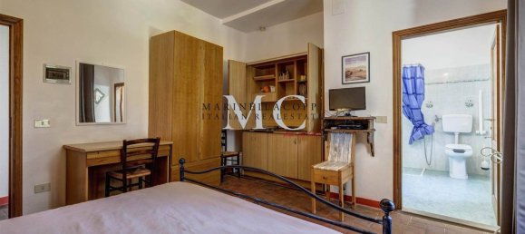 7 bedrooms Commercial property in Greve in Chianti, Italy No. 189750 17