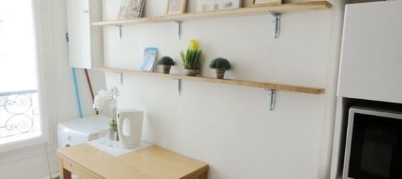 Studio in Paris, France No. 329831 2