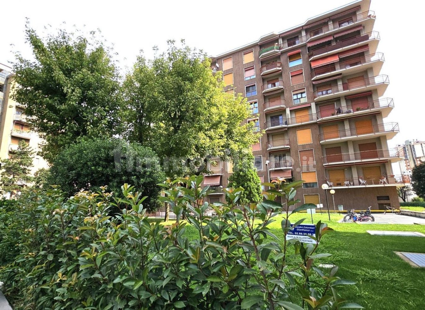 2 bedrooms Apartment in Milan, Italy No. 319935