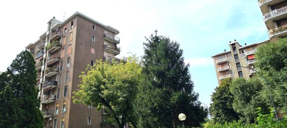 2 bedrooms Apartment in Milan, Italy No. 319935 9