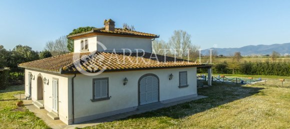 Дом с 4 спальнями в Кортона, Италия № 128570 2