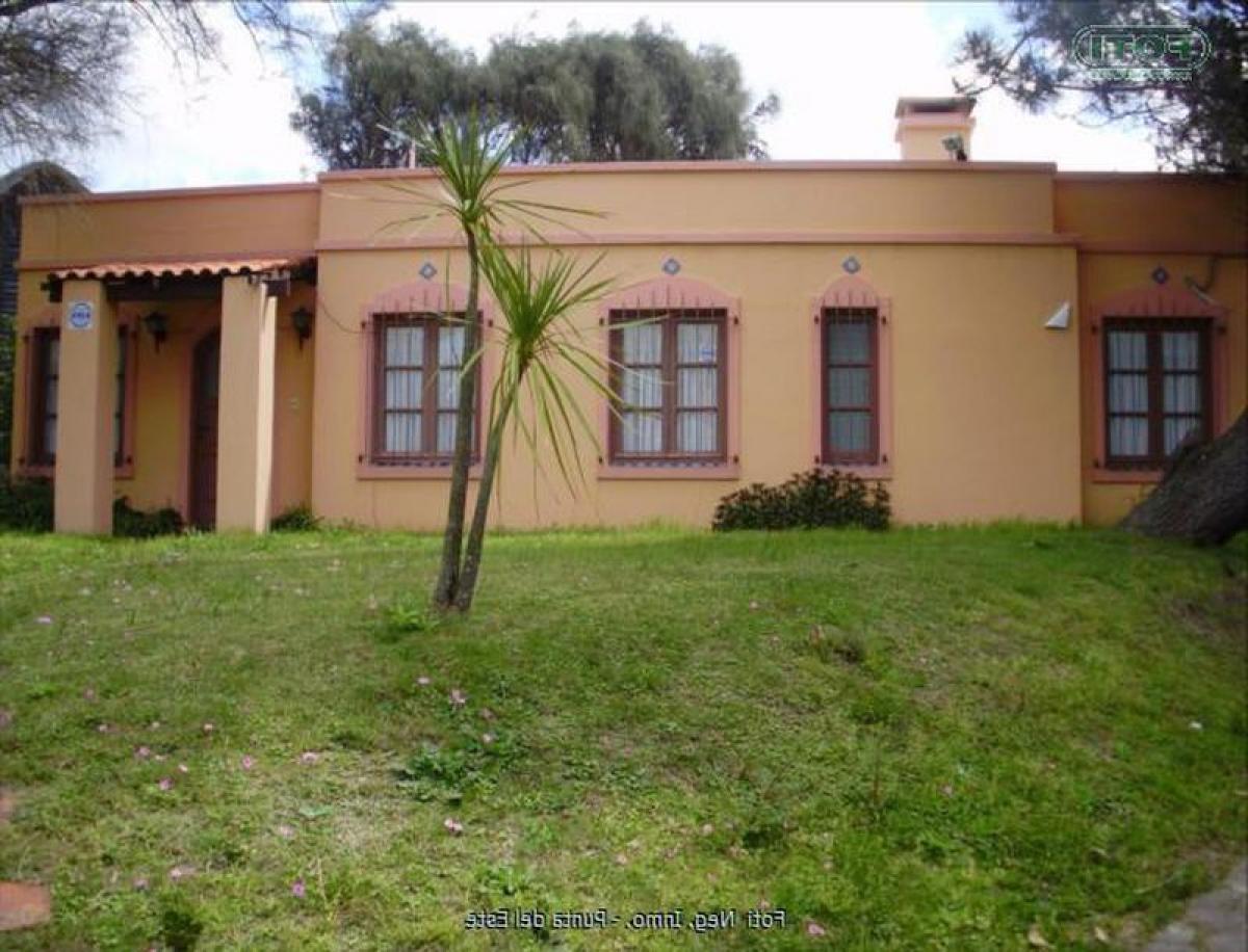 3 bedrooms House in Maldonado, Uruguay No. 73