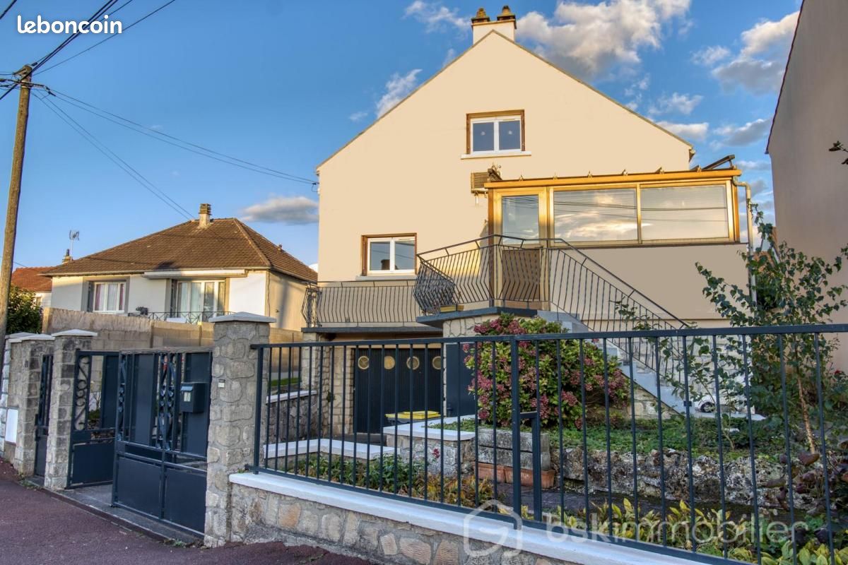 5 bedrooms House in Marly-la-Ville, France No. 151485