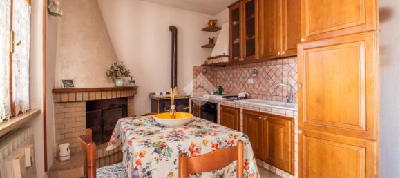 4 غرف نوم فيلا في Castel Sant'Angelo, Italy رقم 369795 13