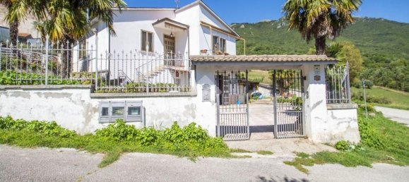 4 غرف نوم فيلا في Castel Sant'Angelo, Italy رقم 369795 5